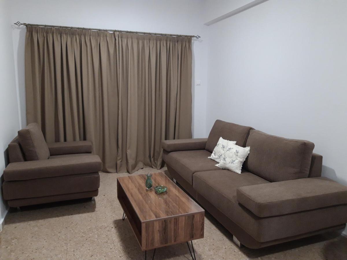 Costas Two-Bedroom Ground Floor Apartment Paphos ภายนอก รูปภาพ