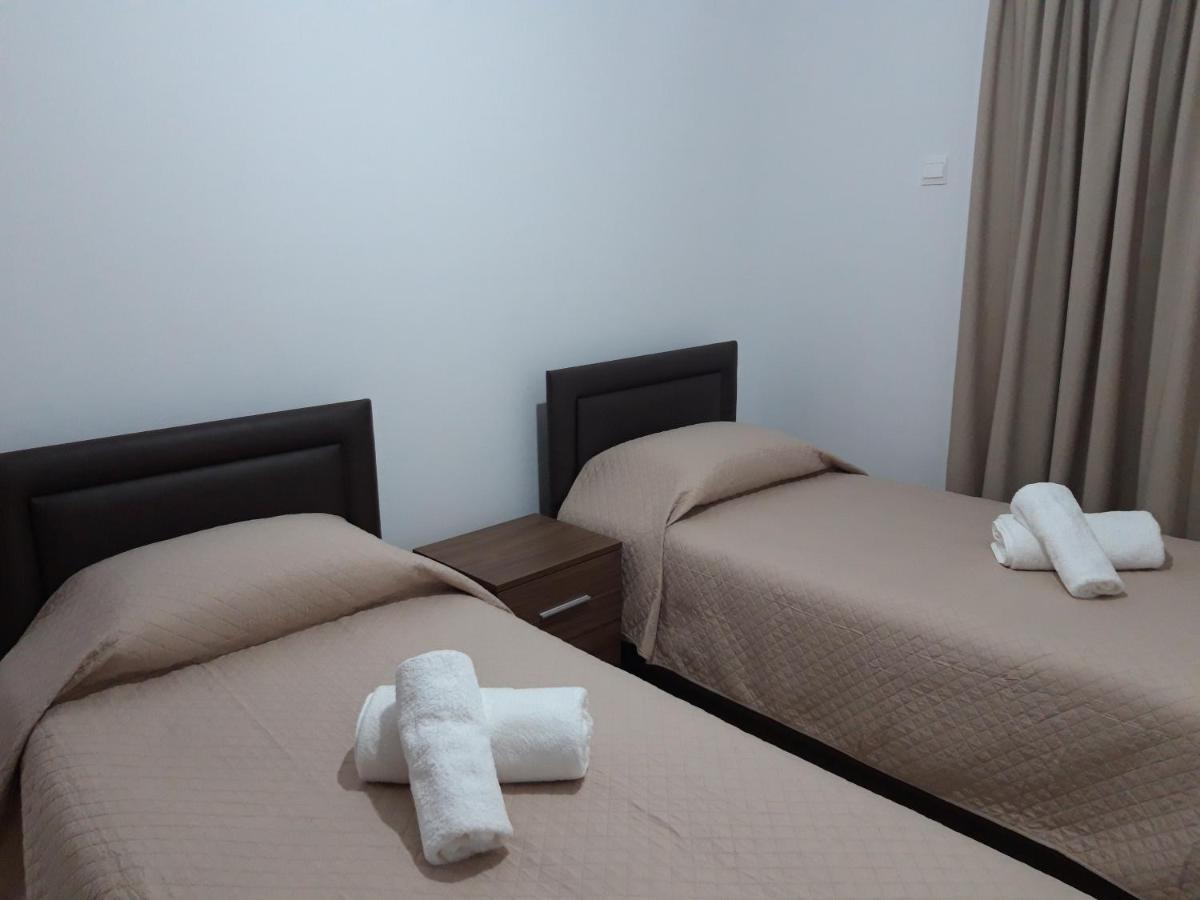 Costas Two-Bedroom Ground Floor Apartment Paphos ภายนอก รูปภาพ
