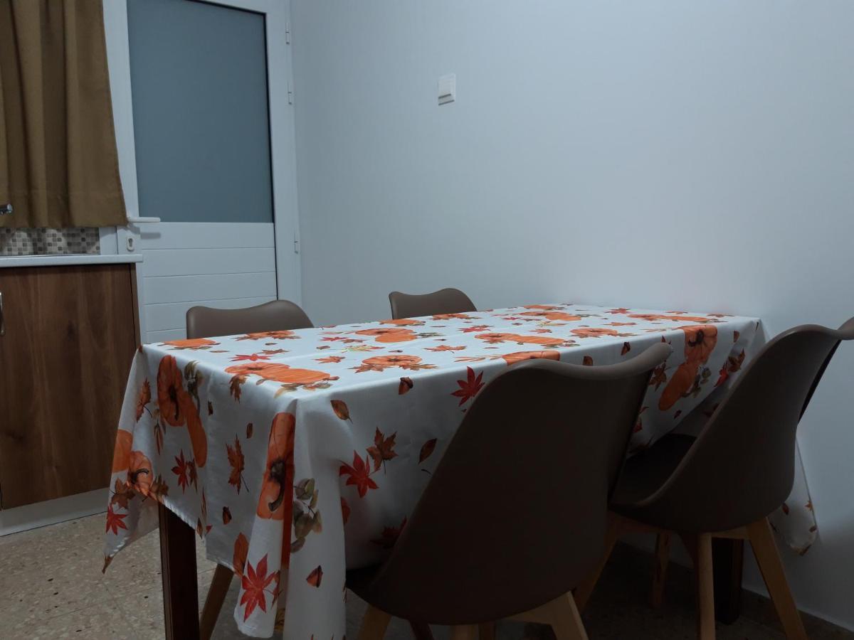 Costas Two-Bedroom Ground Floor Apartment Paphos ภายนอก รูปภาพ
