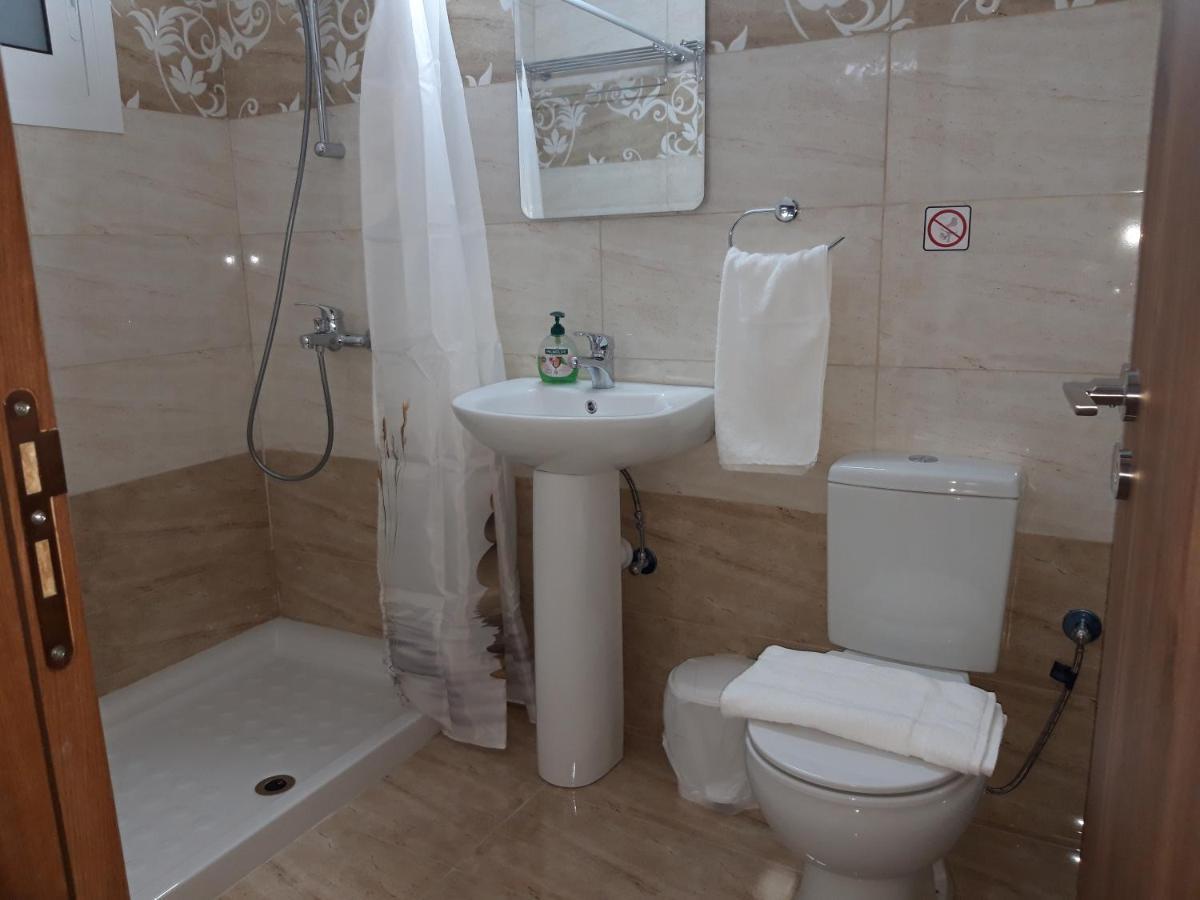 Costas Two-Bedroom Ground Floor Apartment Paphos ภายนอก รูปภาพ