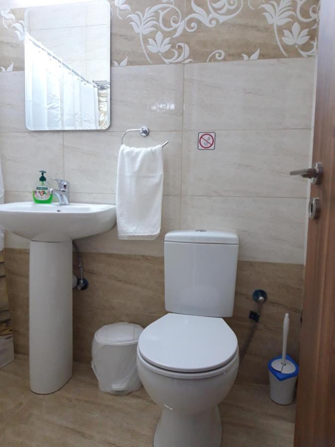 Costas Two-Bedroom Ground Floor Apartment Paphos ภายนอก รูปภาพ